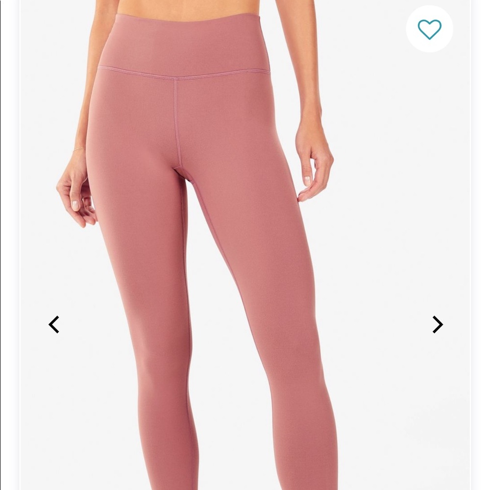 FABLETICS SET IN LIGHT PINK